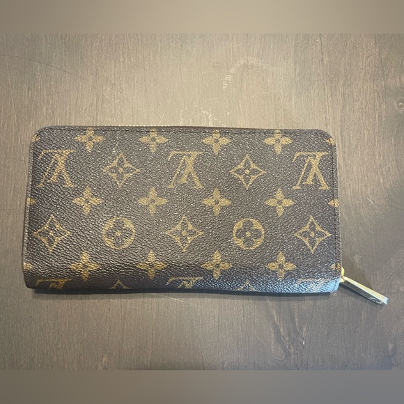 Louis Vuitton Zippy Wallet - Brown Monogram - Picture 3 of 14